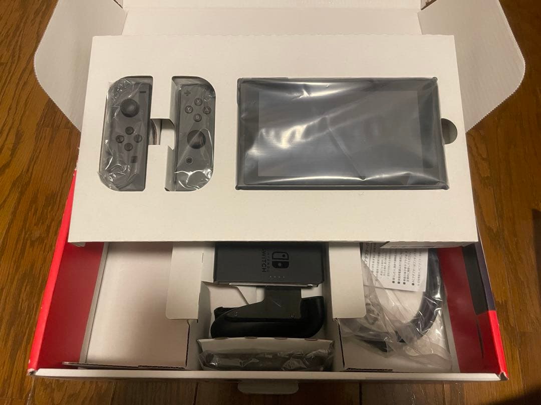 Nintendo Switch グレー 本体　あつまれどうぶつの森、ケース付き