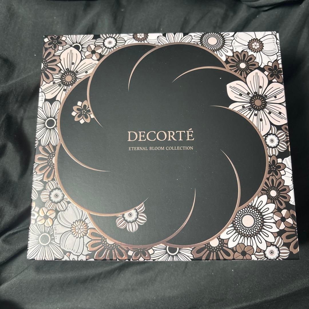 コスメデコルテ　クリスマスコフレ　2025 新品未開封　エターナル　ブルーム