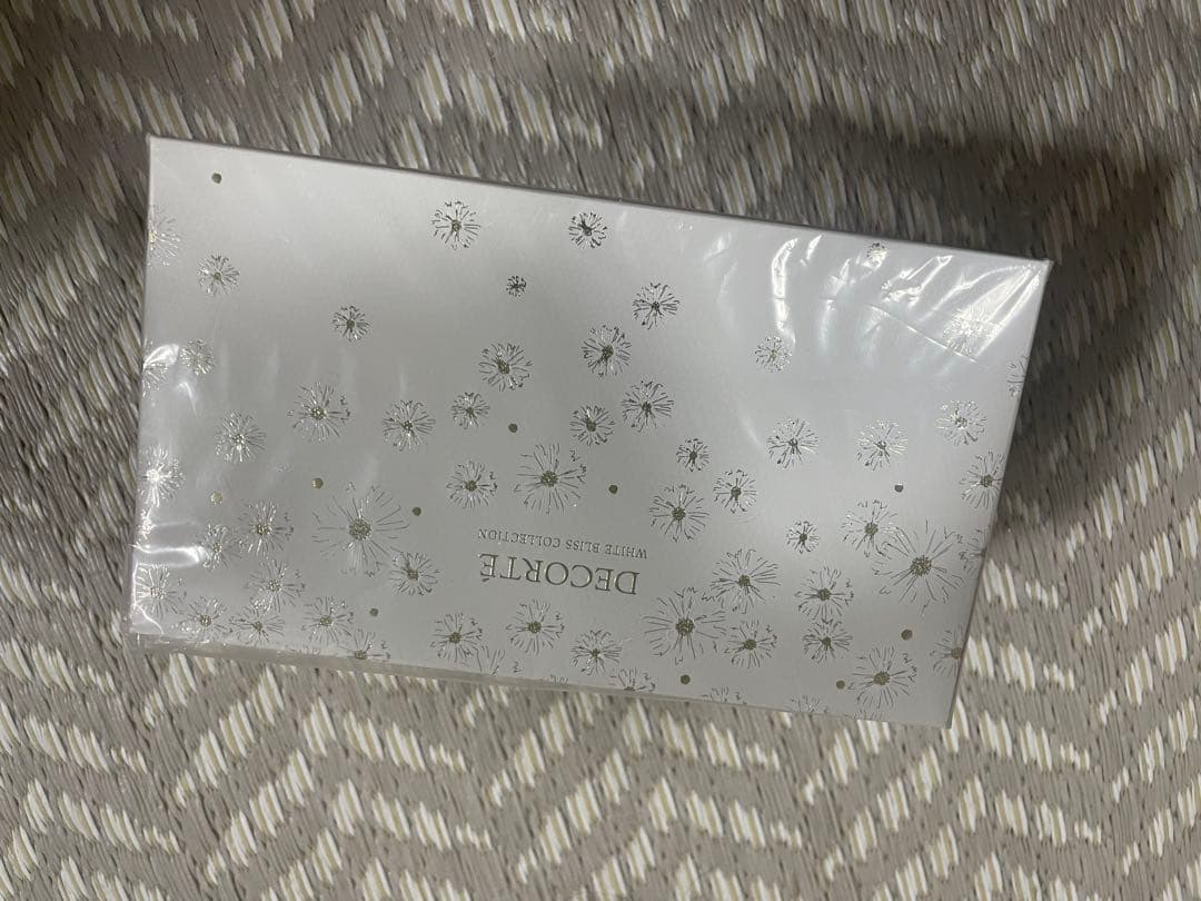 値下げ　コスメデコルテ　ホワイトブリス　クリスマスコフレ　ホリデー