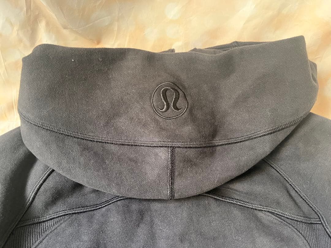 超希少✨ルルレモン限定ロゴ入り スキューバーフーディパーカーサイズ6