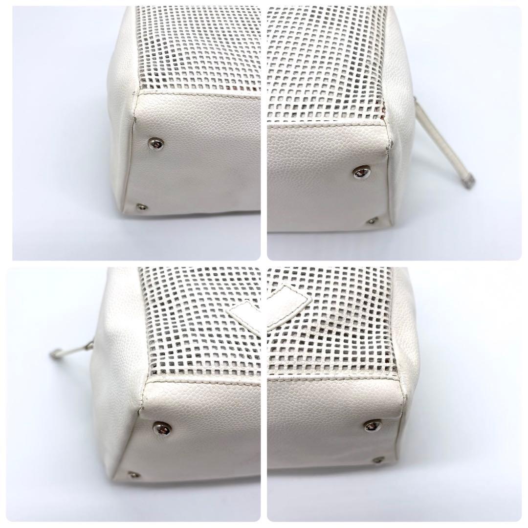 シャネル　キャビアスキン　デカココマーク　パンチング　ハンドバッグ　白　9番台