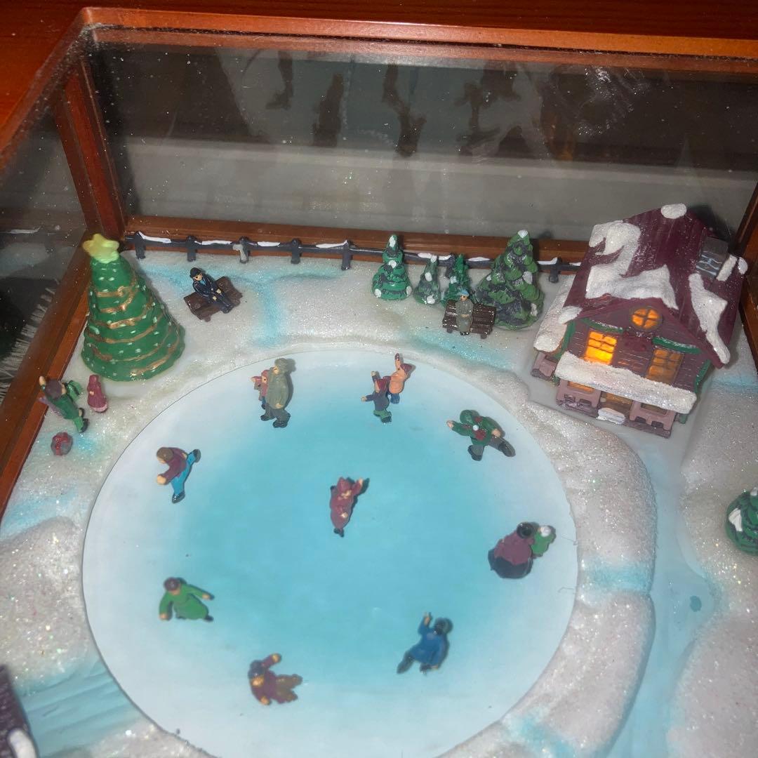 ショーケースオルゴールボックス スケーター　　全50曲