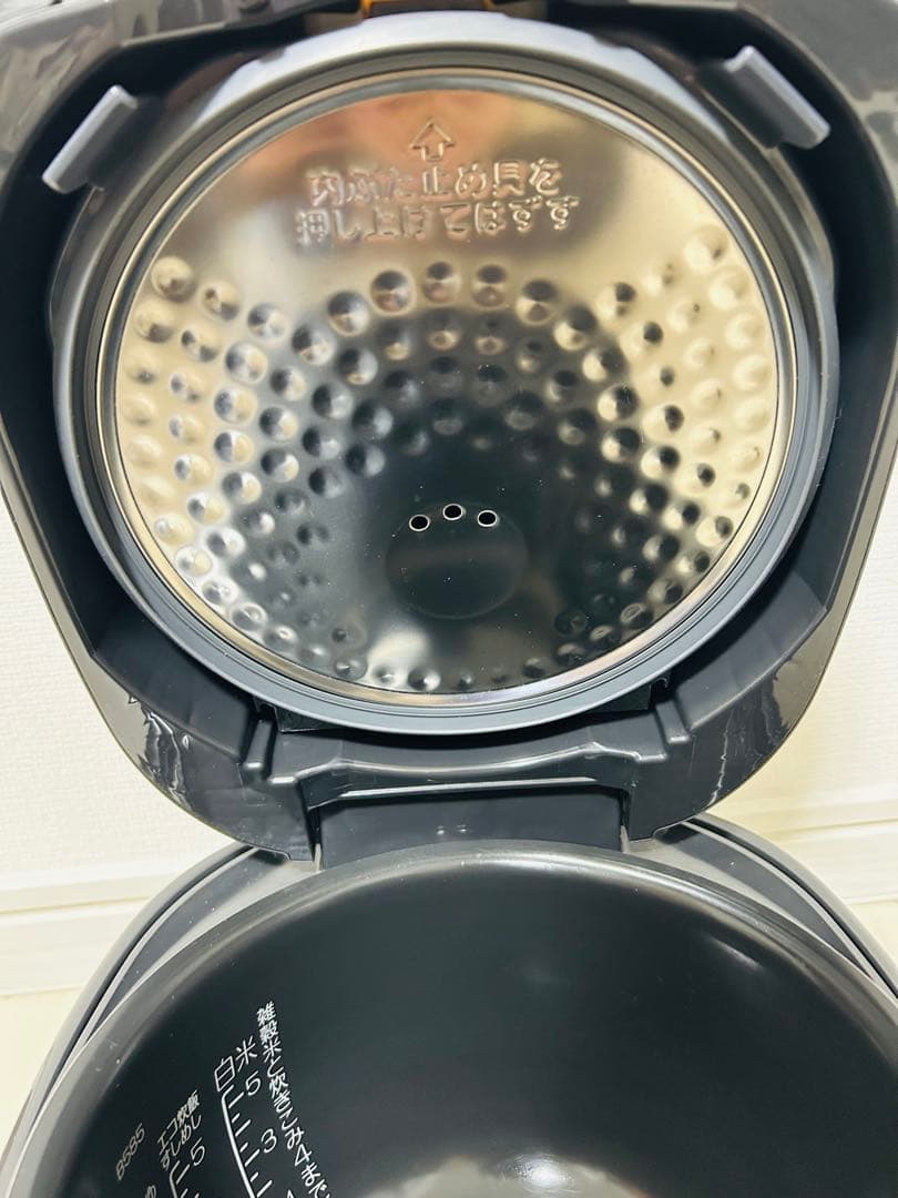 5.5合炊き2023年製NW-VP10E2-BA 象印IH炊飯ジャー 炊飯器