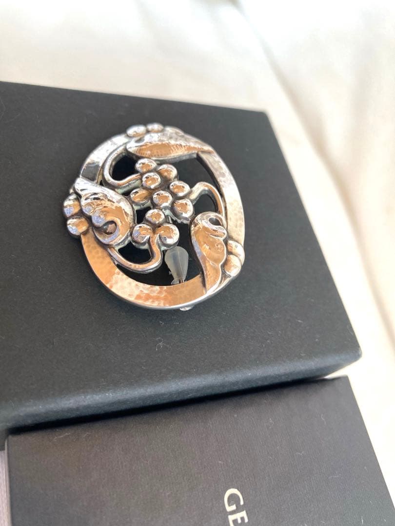 極美品 101 ムーンライト・グレープ SV925ブローチ