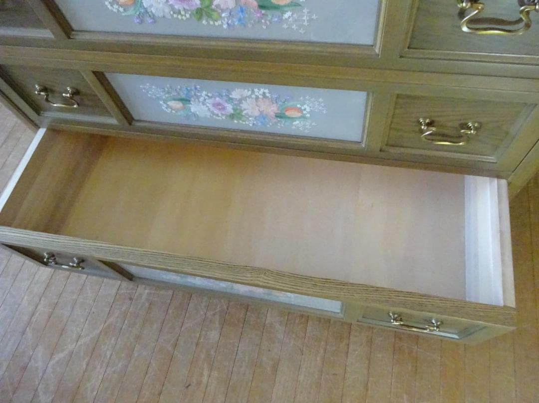 神戸洋家具/伊藤家具　4段チェスト　整理箪笥　オーク無垢材　花図柄刺繍