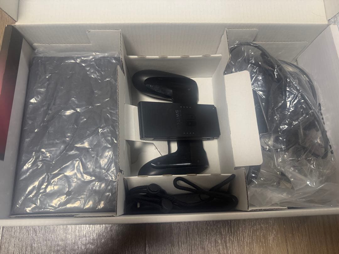 ニンテンドースイッチ本体　グレー