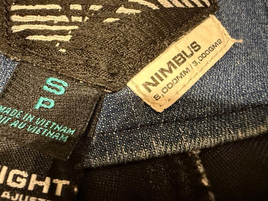 ボルコムVOLCOMオールド加工 デニム フレアパンツ スノーボードパンツ