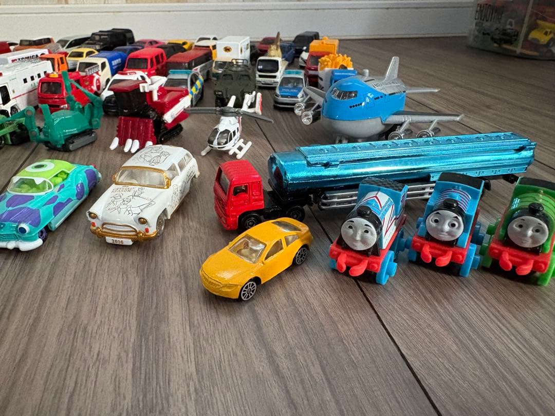 ◇トミカ＊いろいろまとめ売り おまけ付 67台セット◇