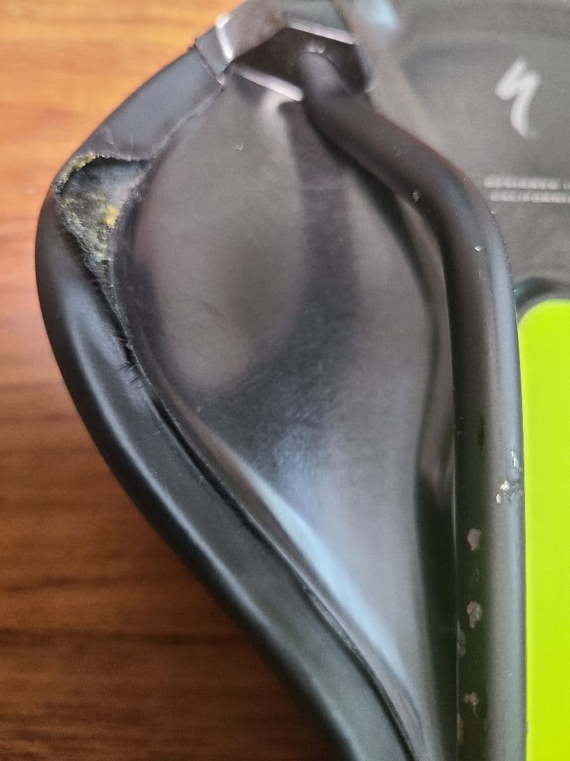 Specialized mimic サドル ブラック