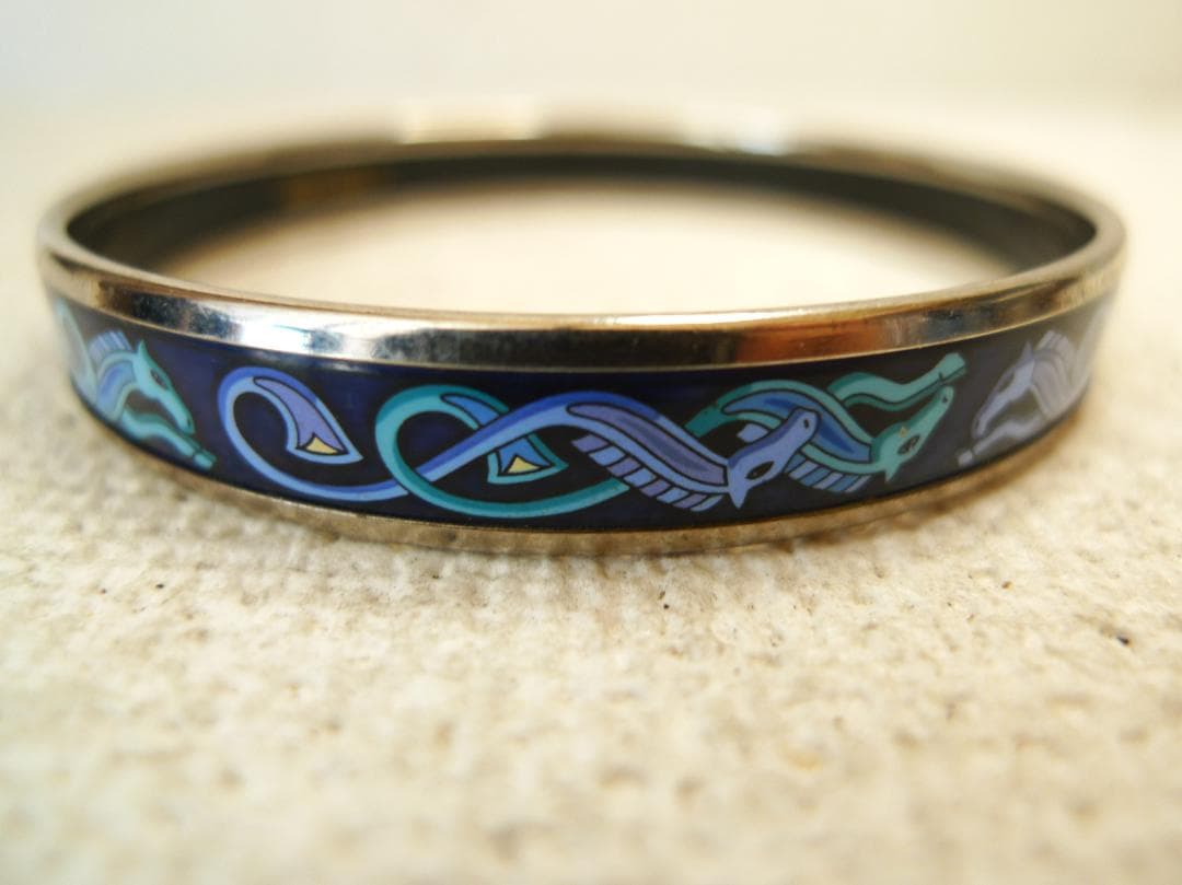 HERMES ネイビーシルバー馬模様 バングル