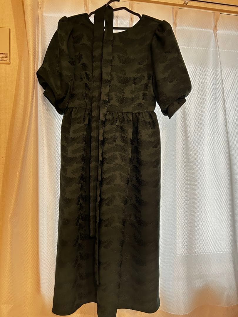 etoll. ジャガードパフスリーブドレス/オケージョンドレス