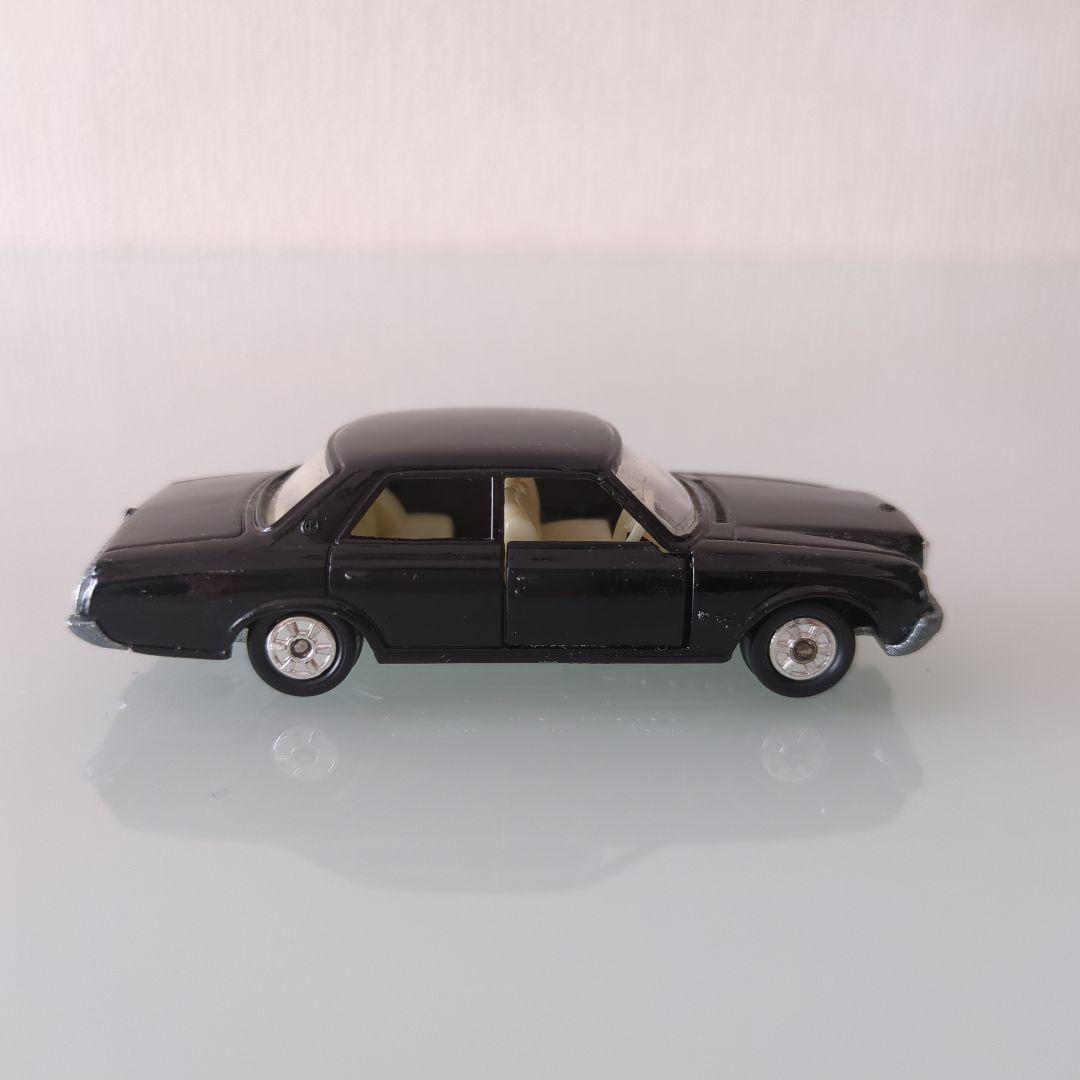 黒箱 トミカ トヨタセンチュリー 色指定箱