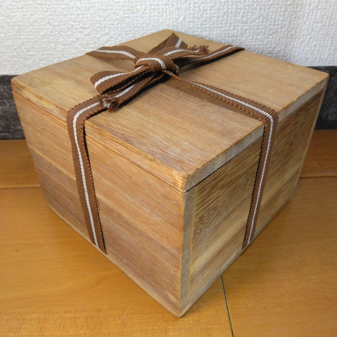 人間国宝 金城次郎 魚茶碗(刷毛目魚紋茶碗）栞 共箱 美品 壺屋焼 壷屋焼 上作