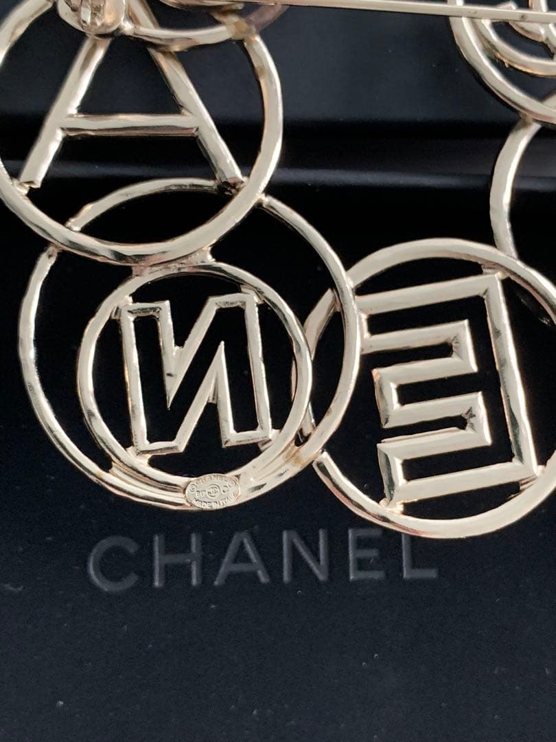 訳あり！CHANELブローチ！大きいブローチ！スタイリッシュ！