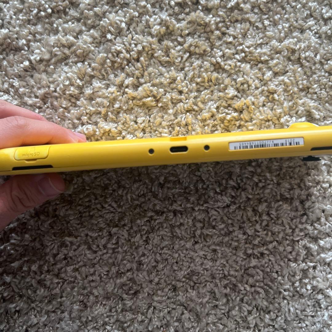 Nintendo Switch ライト　イエローカラー　見守り設定付き