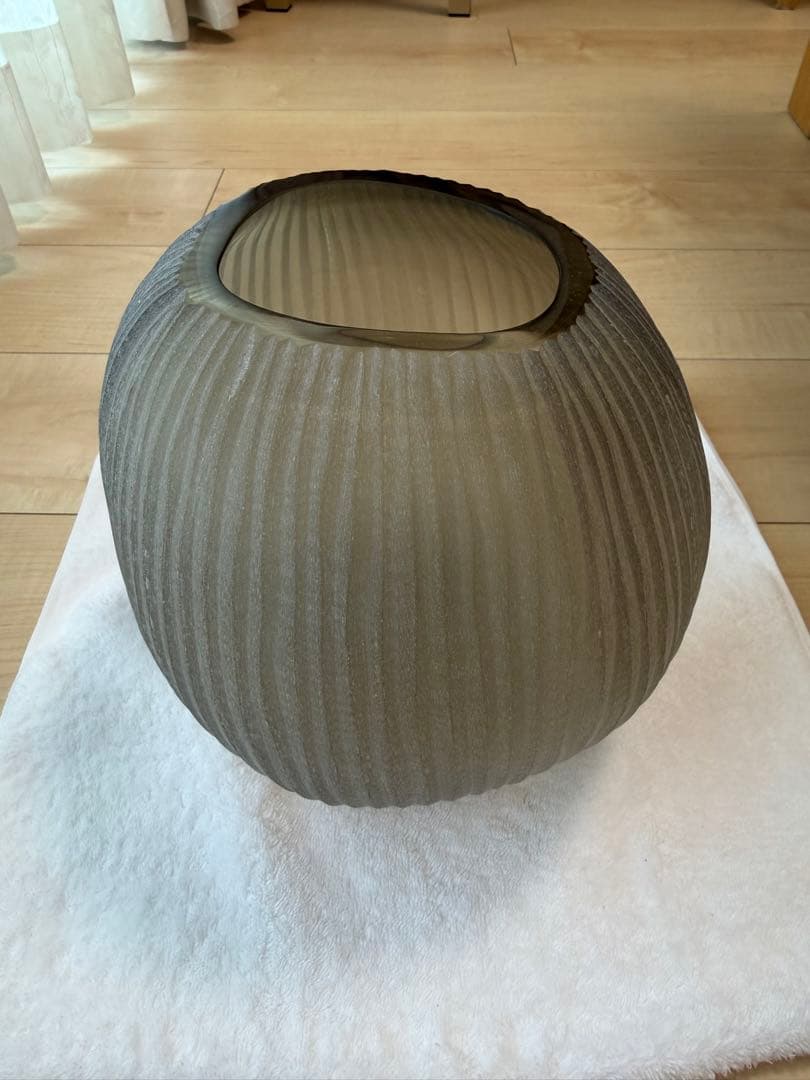 花瓶・フラワースタンド GUAXS NAGAA M / smokegrey