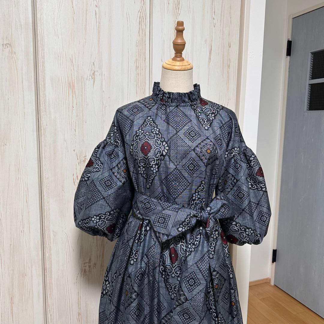 着物リメイク 大島紬からフリル襟の後ろボタンワンピース(L)