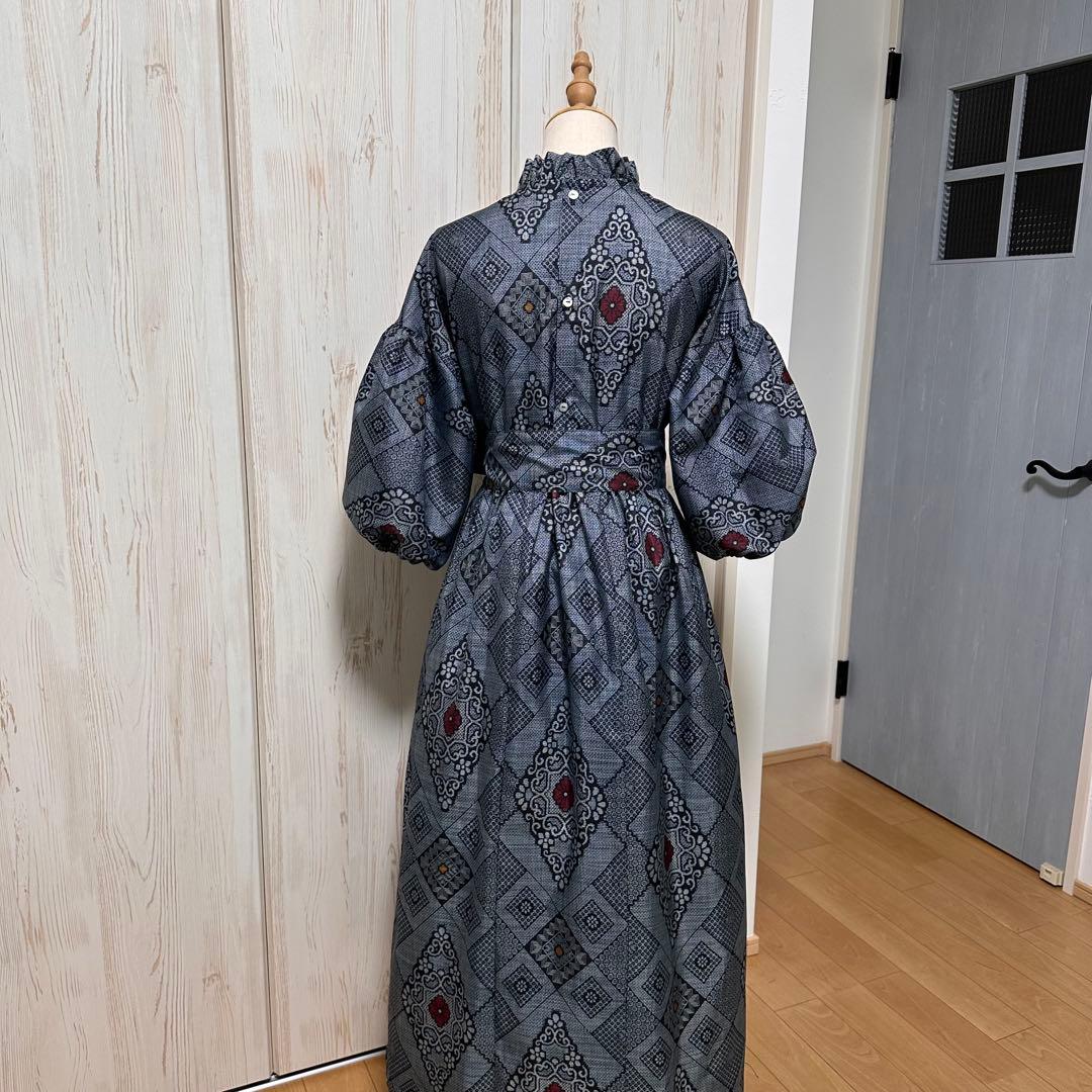 着物リメイク 大島紬からフリル襟の後ろボタンワンピース(L)