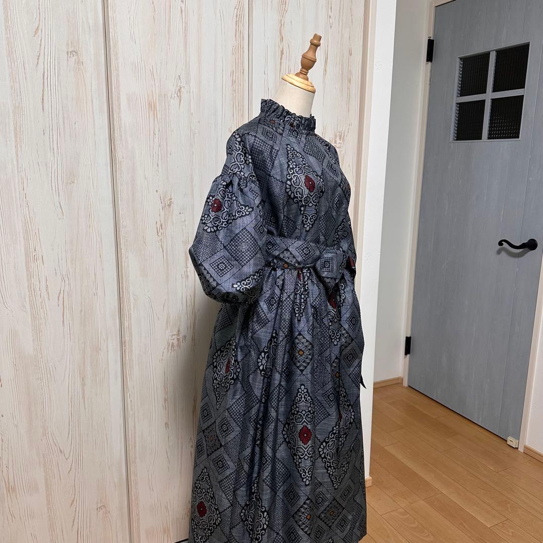 着物リメイク 大島紬からフリル襟の後ろボタンワンピース(L)