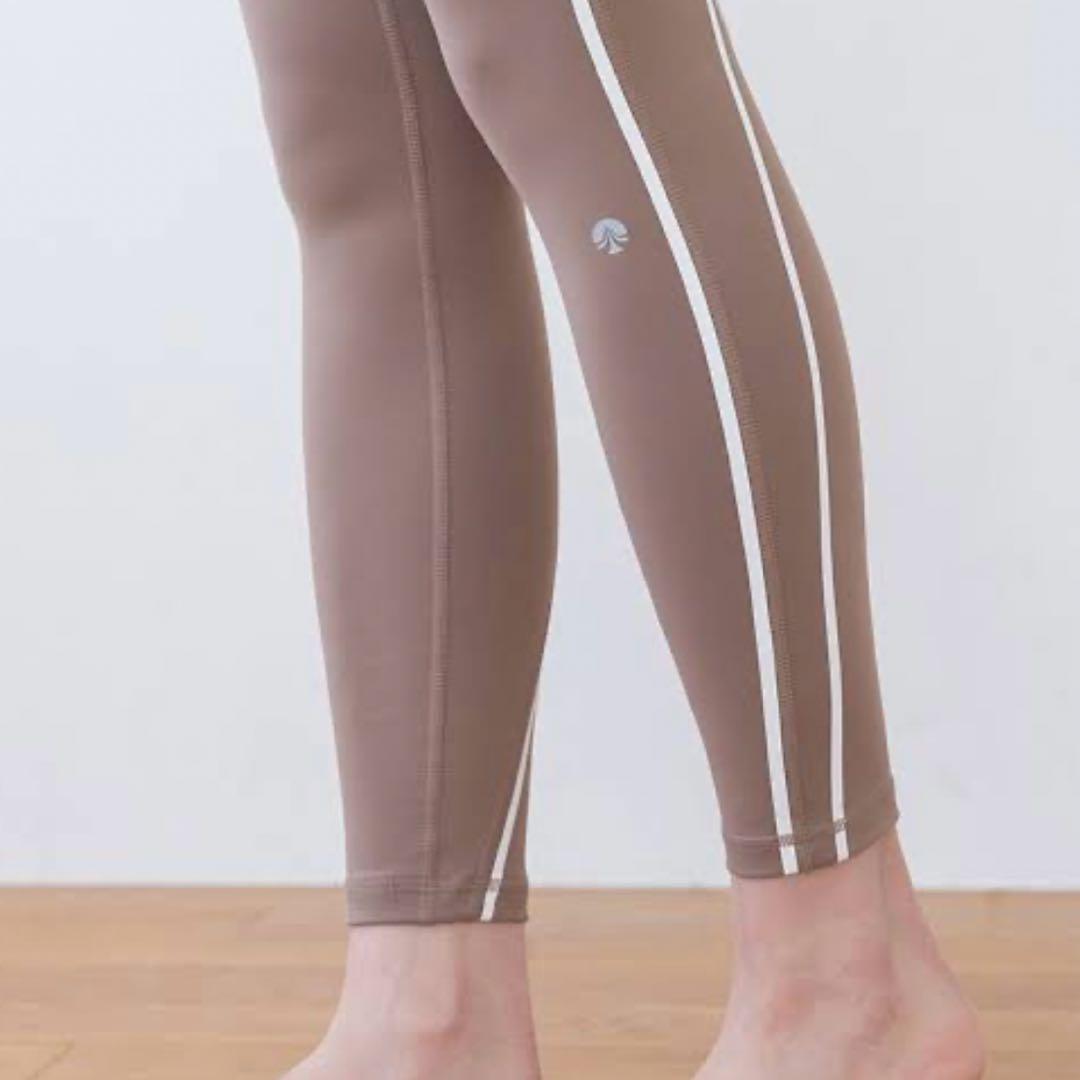 新品　SUKALA カラーラインレギンス　S