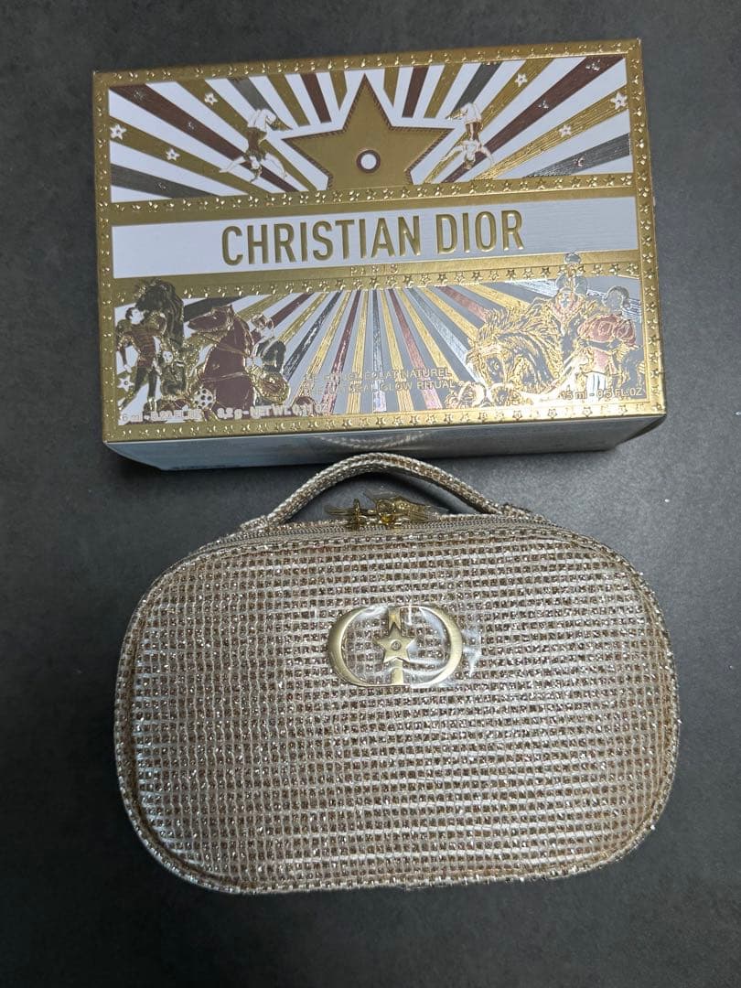 Dior クリスマスコフレ2025 ディオール　ホリデーオファー 限定 ギフト