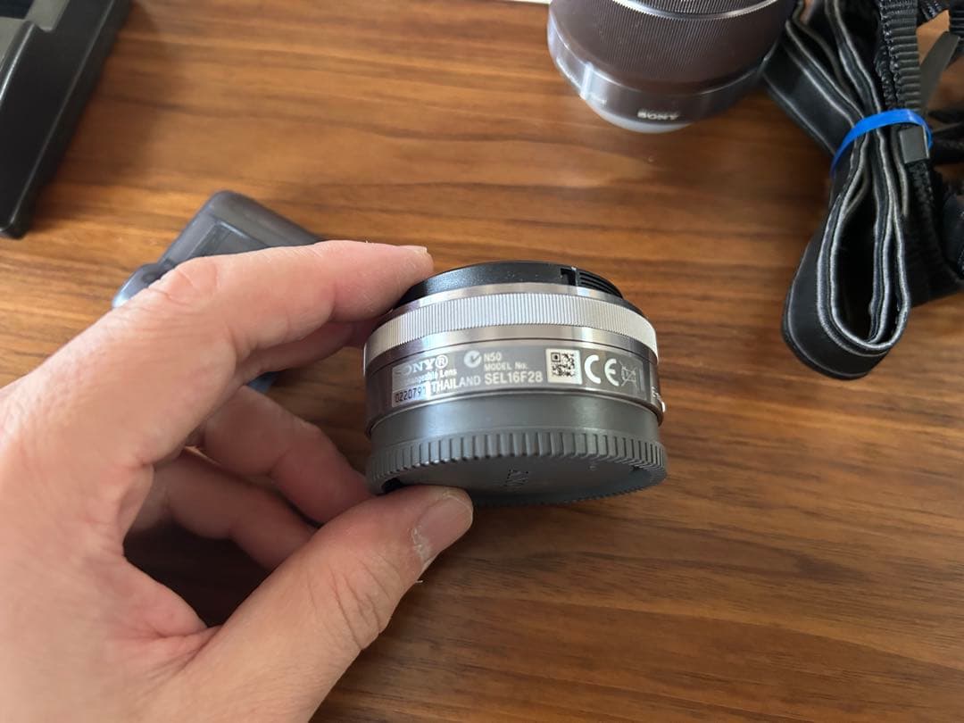 SONY NEX-5R ミラーレスカメラ Eマウント　レンズ他おまけ付き