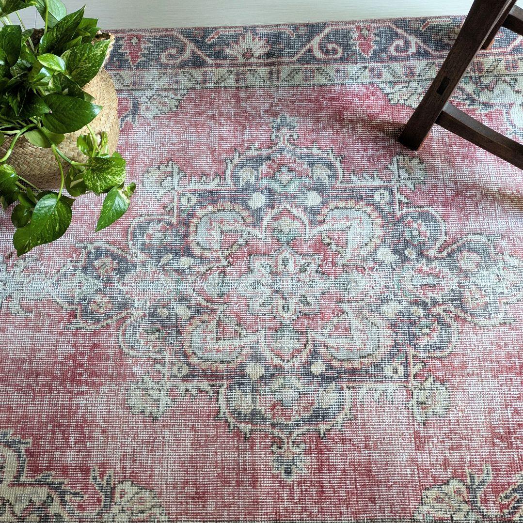 101×200 擦れた赤メダリオン　トルコヴィンテージラグ