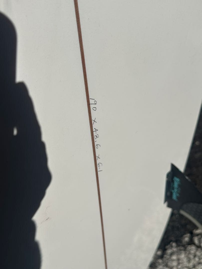 ショートボード　190cm x 48.6cm x 6.1cm