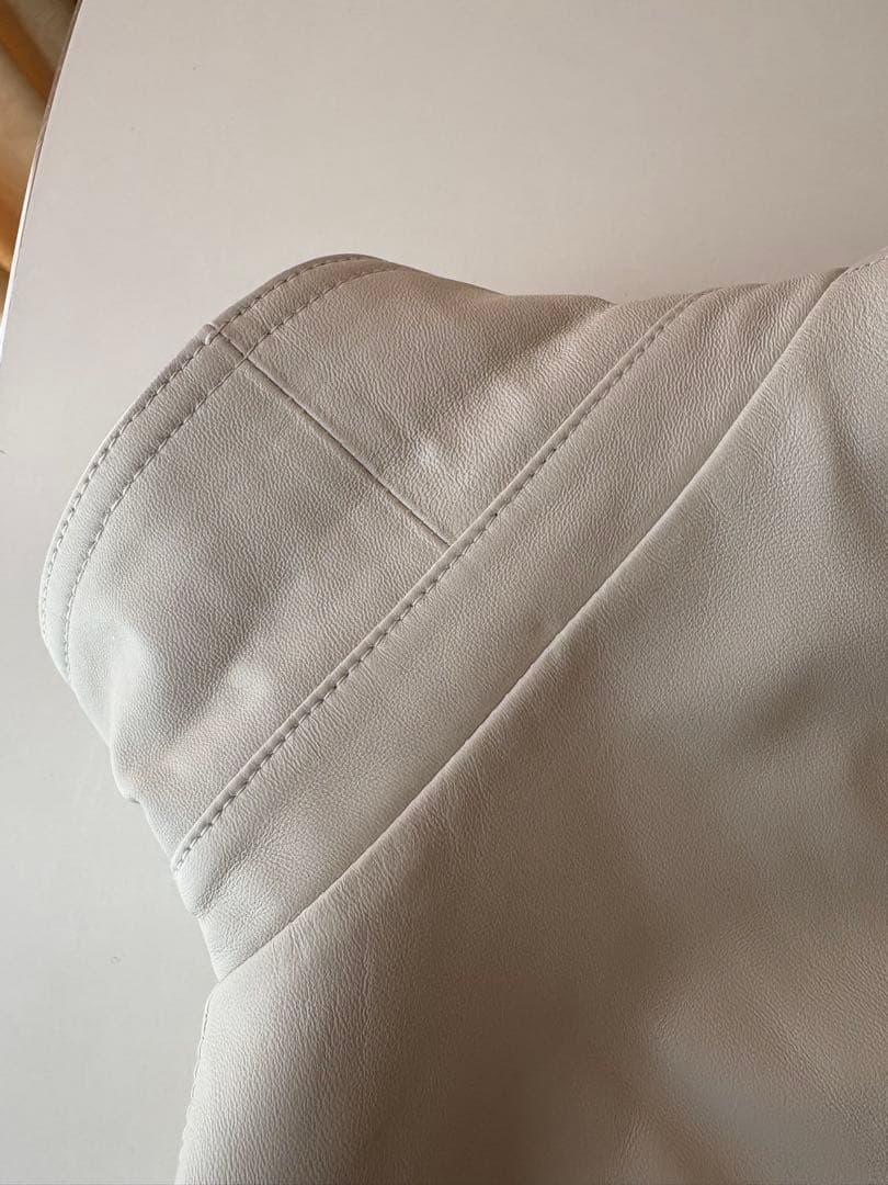 新品タグ付き 羊革 レザージャケット オフホワイト　Lサイズ