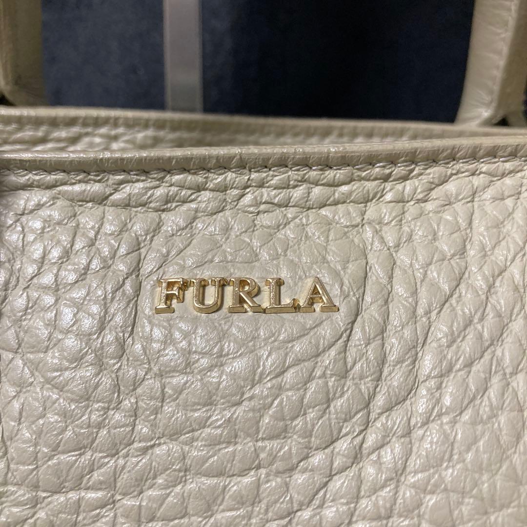 美品　フルラ　カプリッチョS 2wayバッグ　シボ革　グレージュ　イタリア製