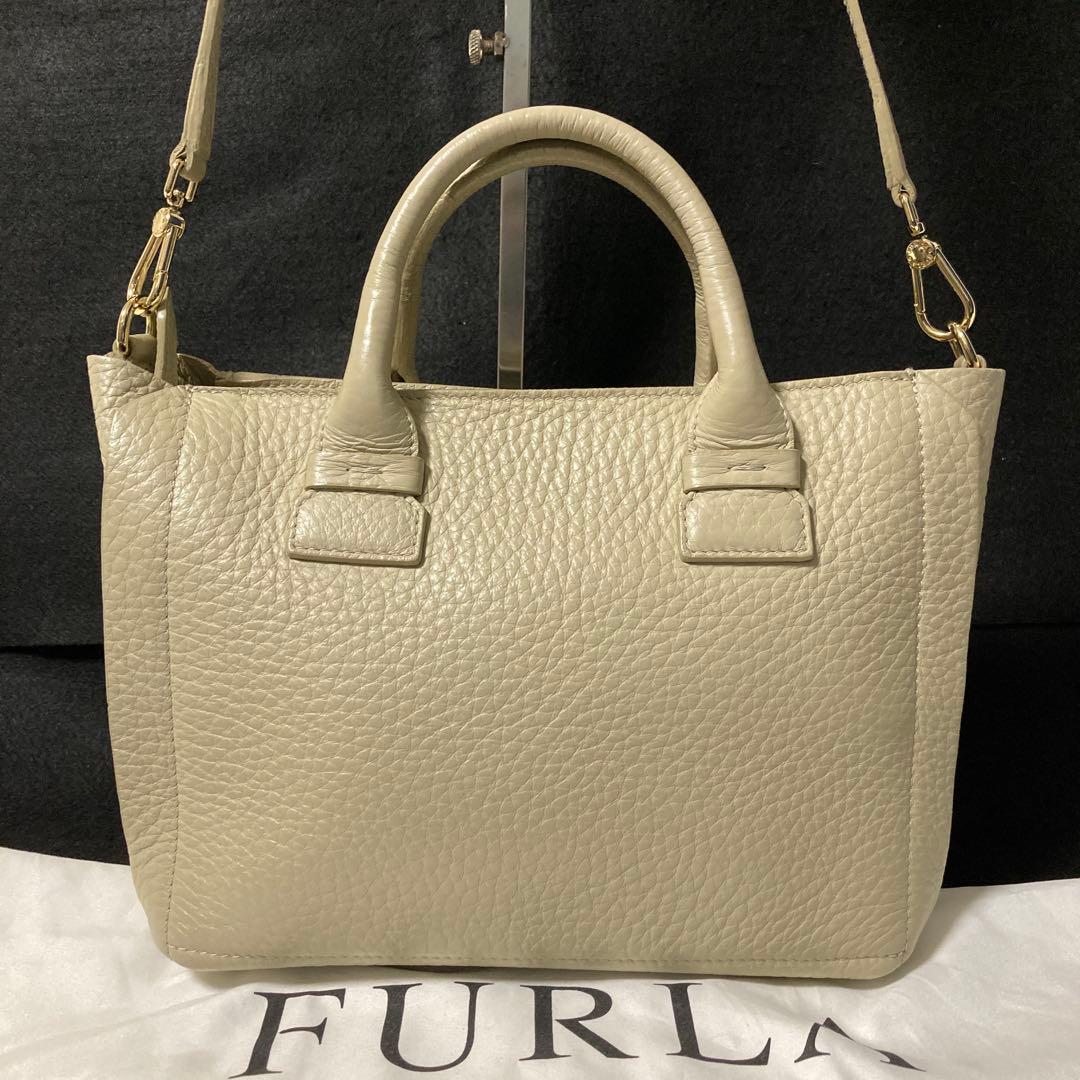 美品　フルラ　カプリッチョS 2wayバッグ　シボ革　グレージュ　イタリア製