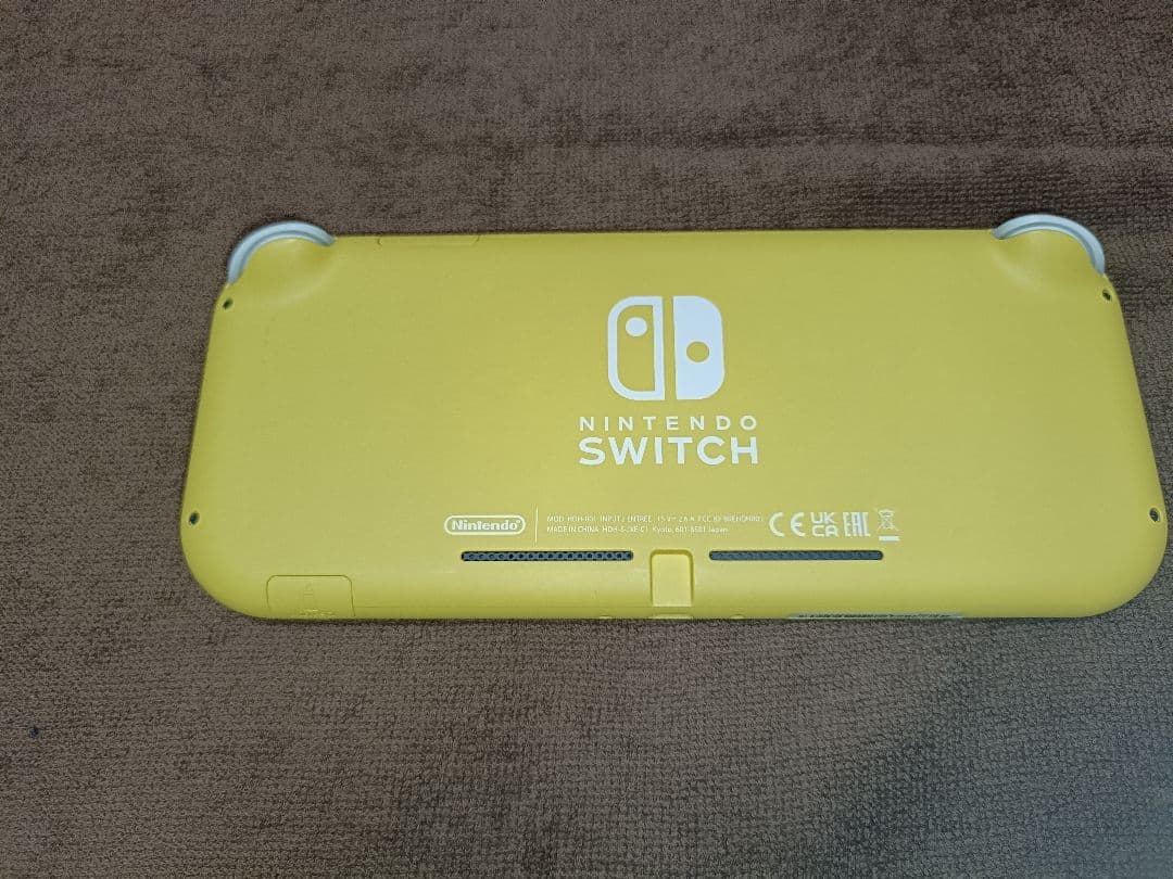 ニンテンドー　スイッチ　ライト イエロー 本体　他
