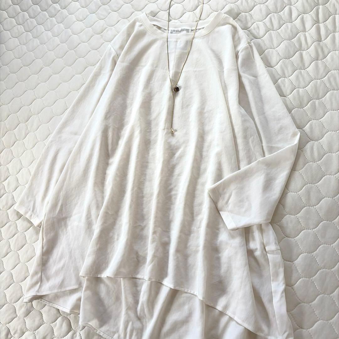 人気商品✴︎ビアズリー 後ろドレープTブラウス アイボリー FREEサイズ