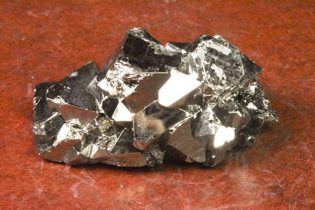 ペルー ワンサラ鉱山産 八面体パイライトS-01