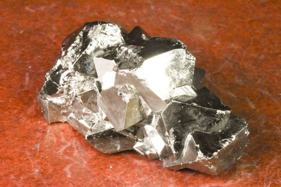 ペルー ワンサラ鉱山産 八面体パイライトS-01