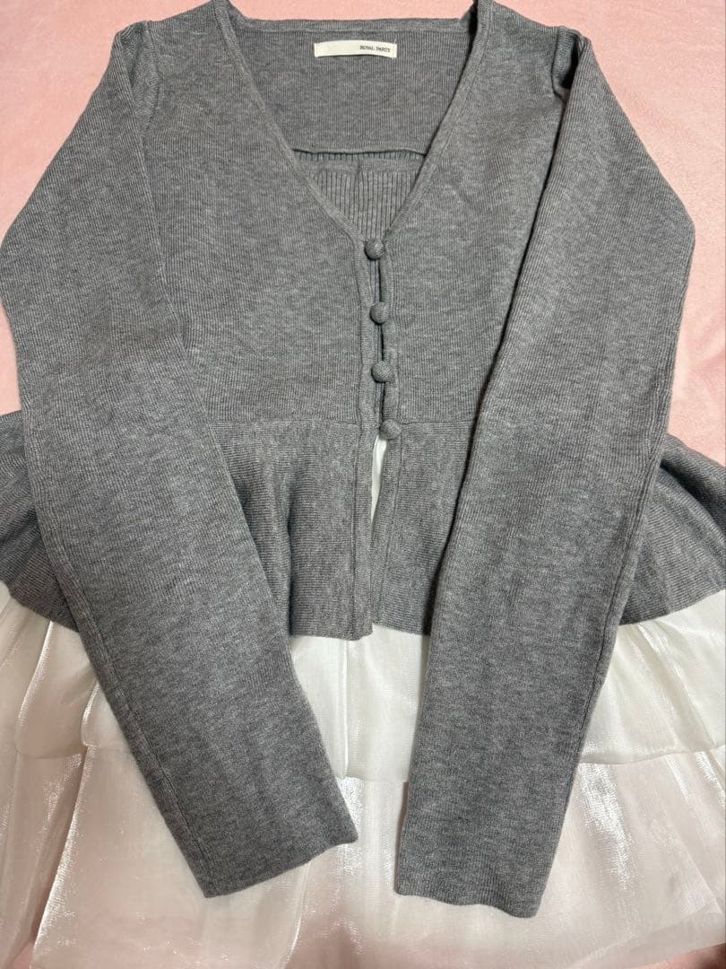 ドッキングペプラムニットアンサンブル　グレー