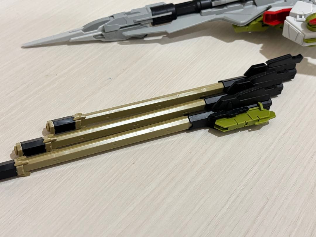 ジャンクプラモデル ガンプラ・ゼウスシルエット Hi-νガンダム メガバズーカ他