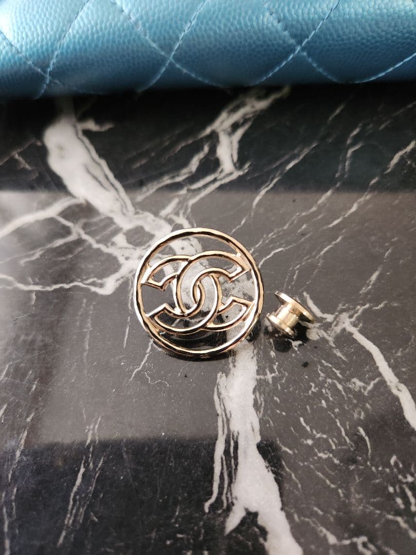 シャネル　ピンブローチ　男性にもOK　本物正規品