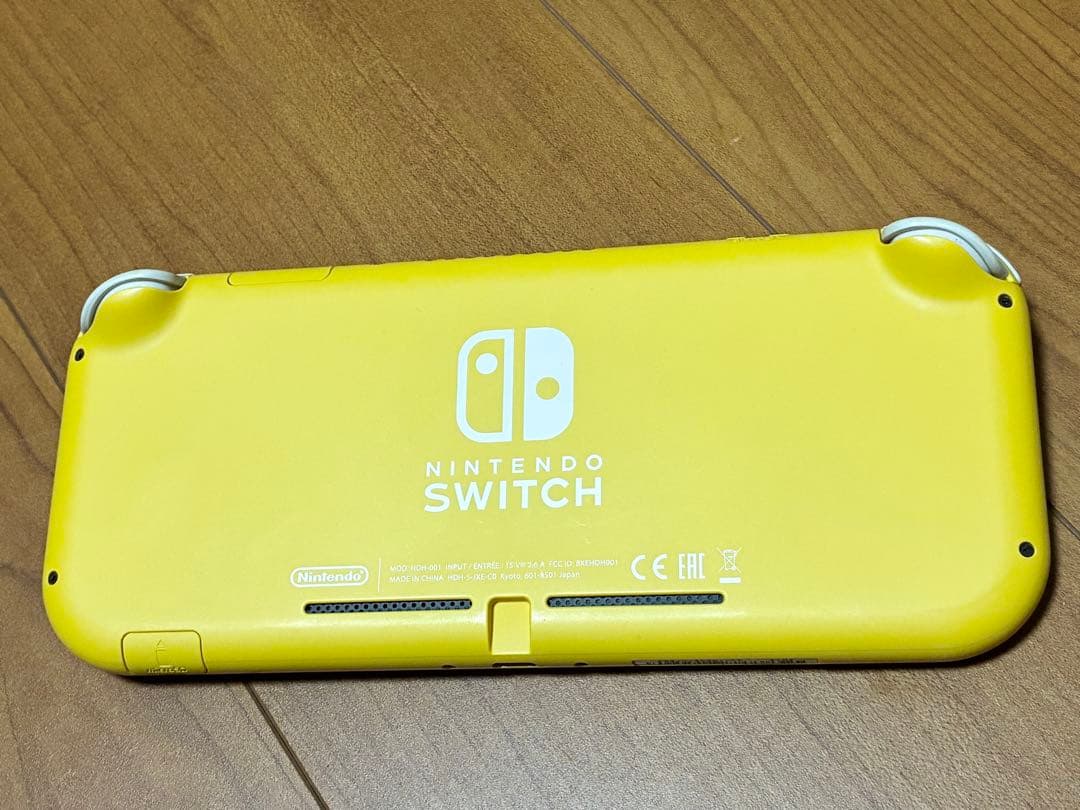 Nintendo Switch Lite ケースとフィルム付き