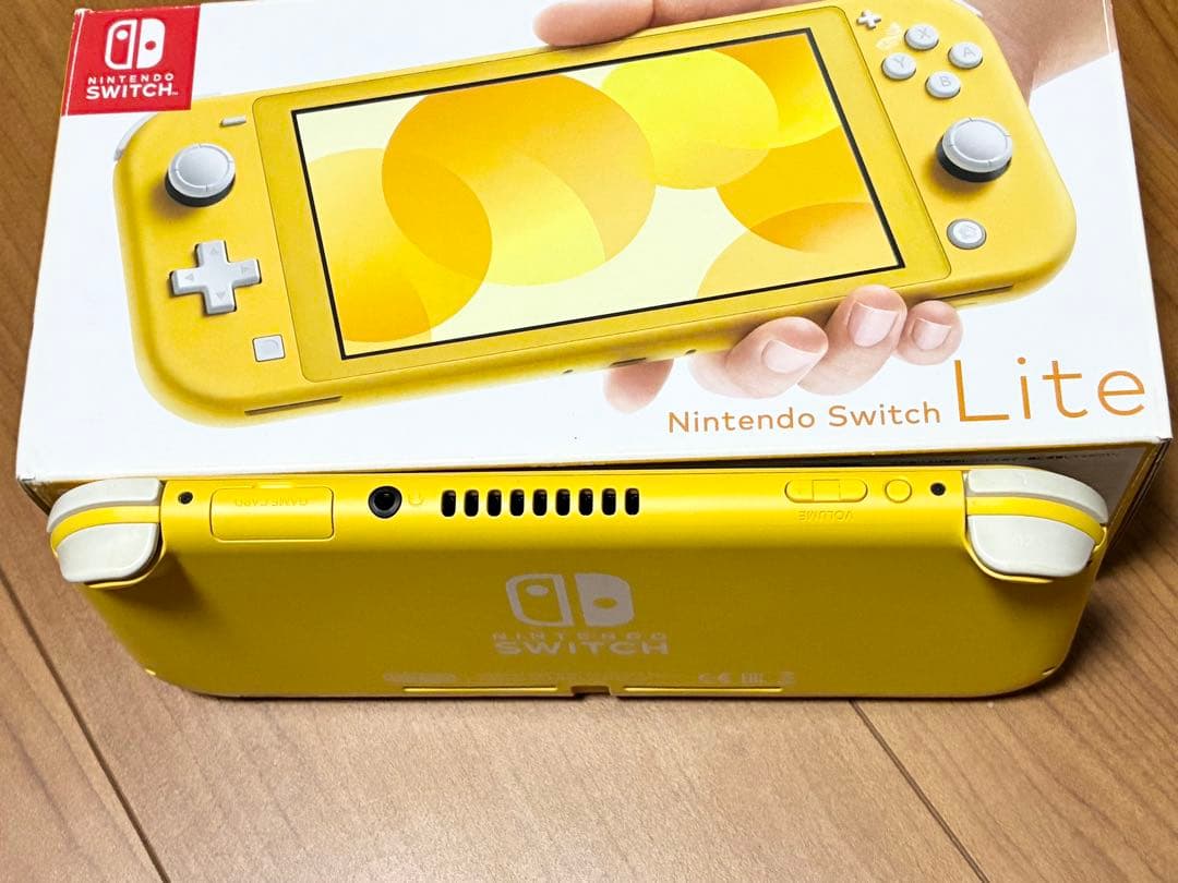 Nintendo Switch Lite ケースとフィルム付き