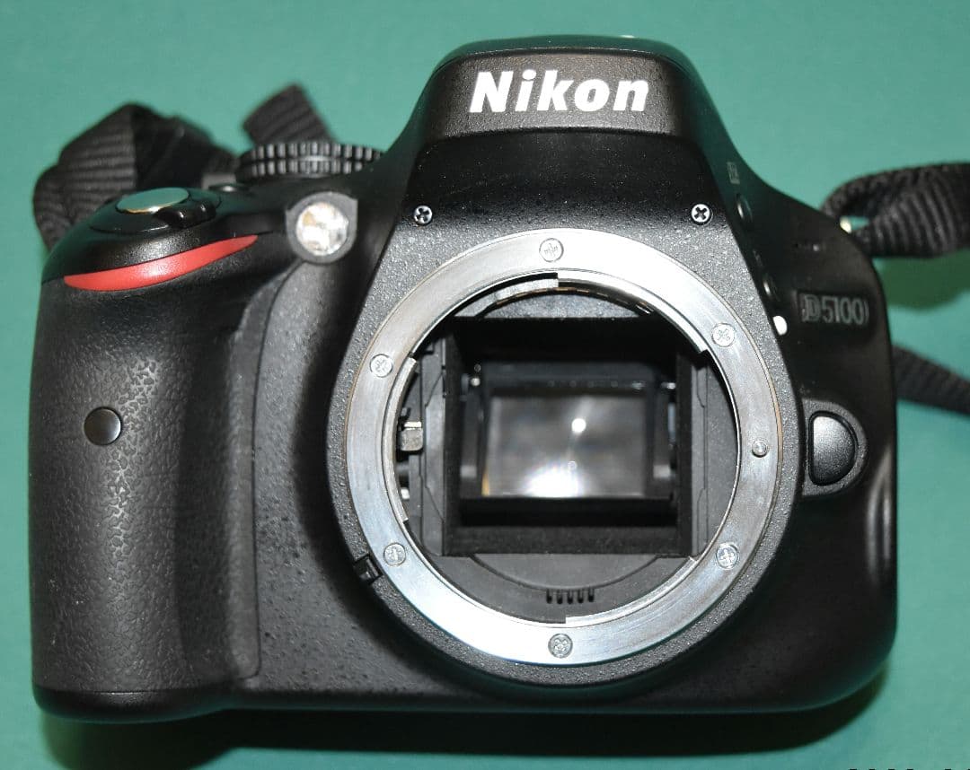 Nikon D5100 デジタル一眼レフカメラ レンズ２本付き