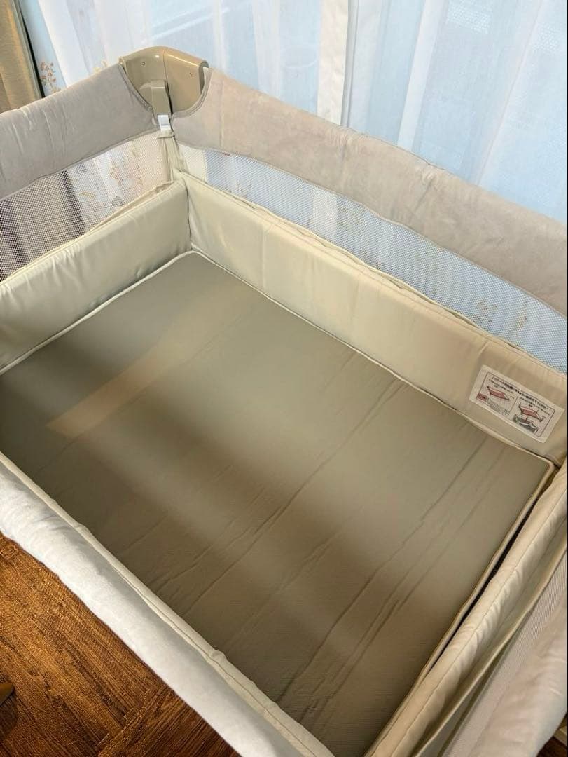 ココネルエアープラス　アップリカ　ベビーベッド 説明書付き