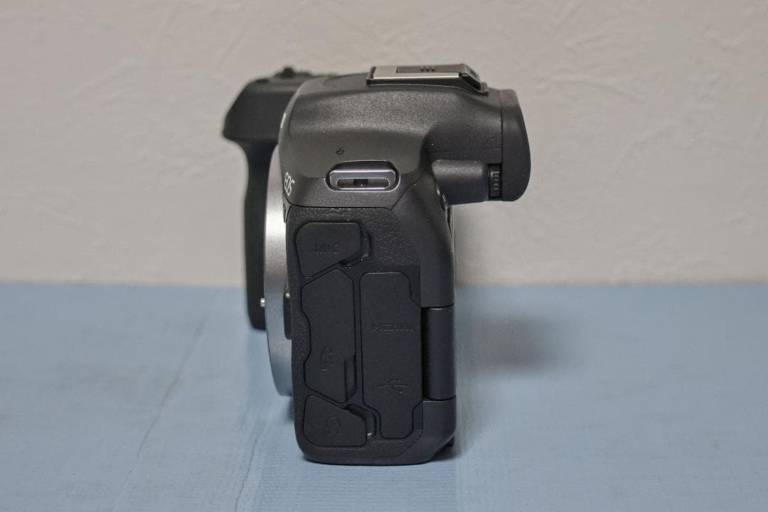 CANON　EOS R7　ボディー