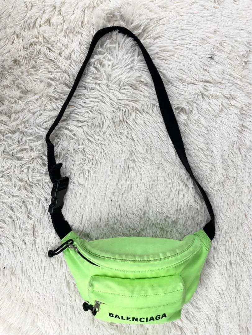 美品 バレンシアガ キャンバス ウエストバッグ ロゴ型押し ファスナー 緑