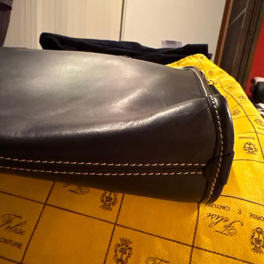 フェリージ　ブラックレザー ビジネスバッグ