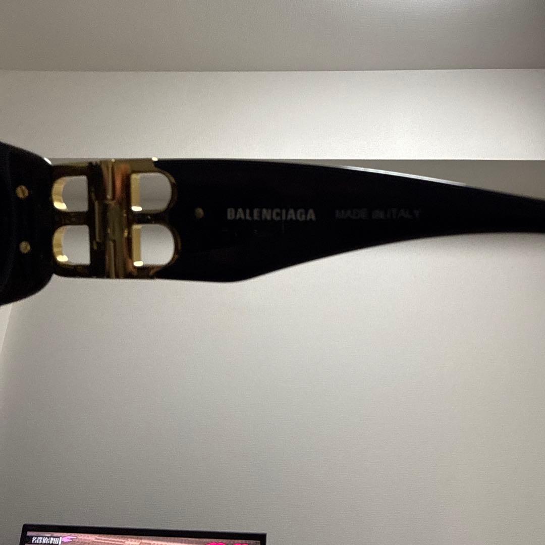 BALENCIAGA ブラックサングラス
