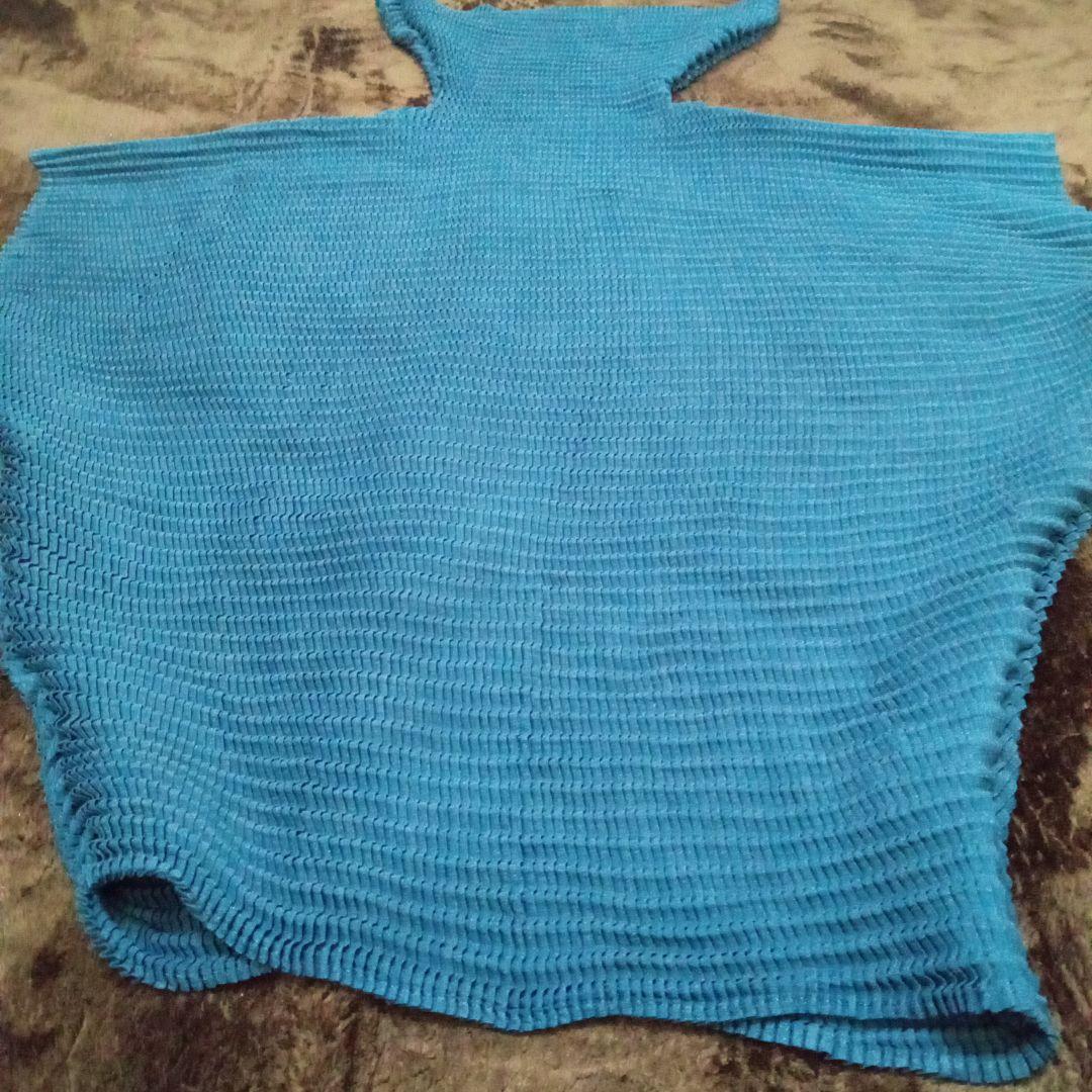 ISSEY MIYAKE　ウール混　ハイネック　ドルマントップス　鱗プリーツ