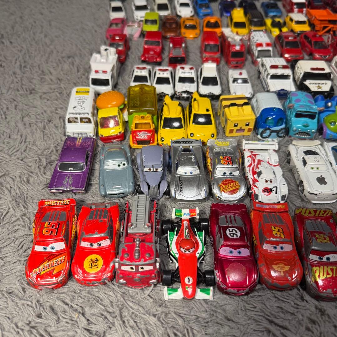 トミカ　ミニカー　129個　カーズ　消防車　救急車　パトカー　キャラクター