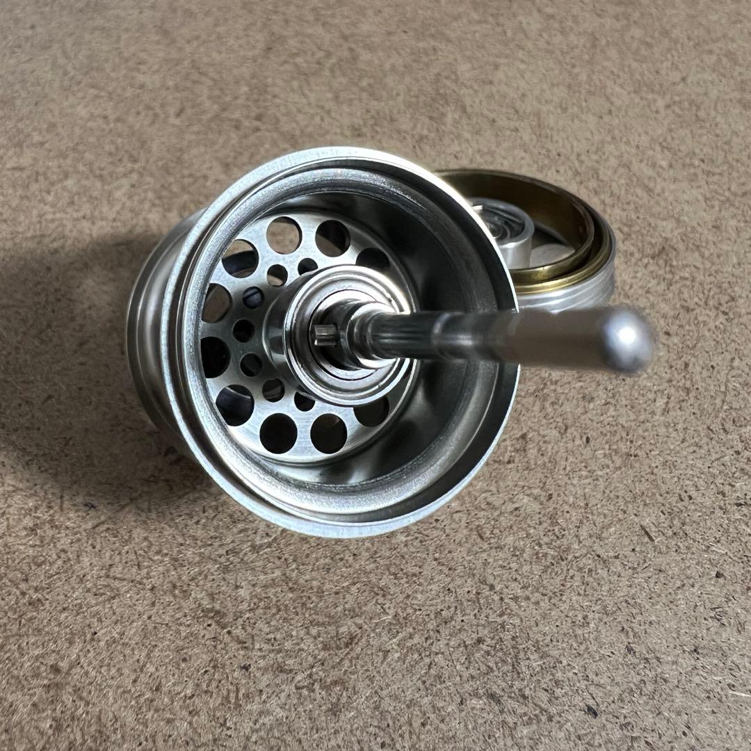 カルカッタコンクエスト50S 51S　シャロースペシャル スプール＋留め具