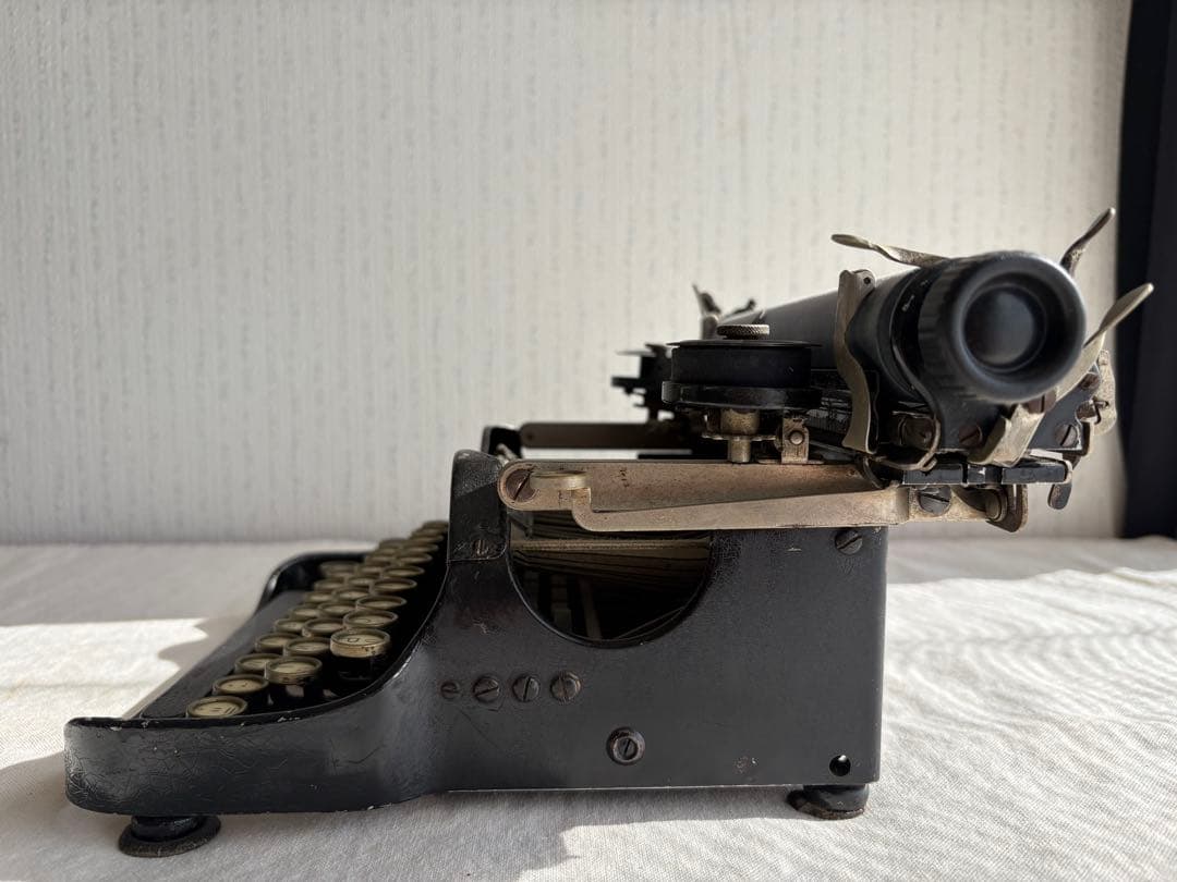 アンティーク　CORONAタイプライター